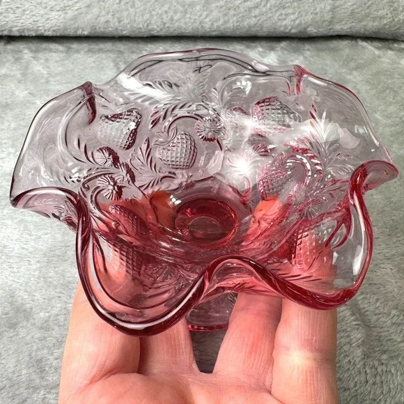 Fenton Ruby Pink Vintage Strawberry Pattern Pedestal Compote Ruffled Edge Glass - Picture 10 of 12